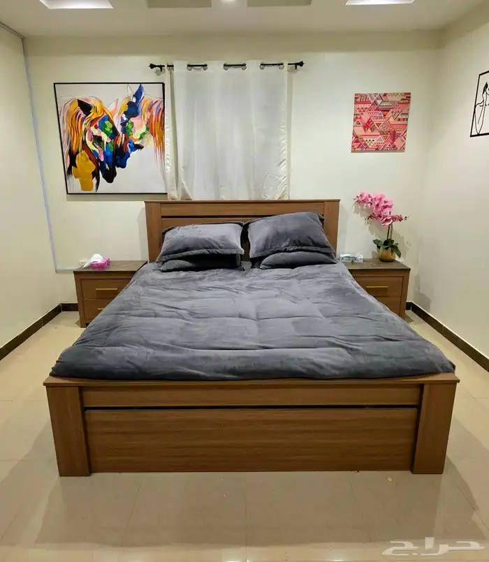 HomeBox Bed 180 x 200 with two side tables and a wardrobe 0