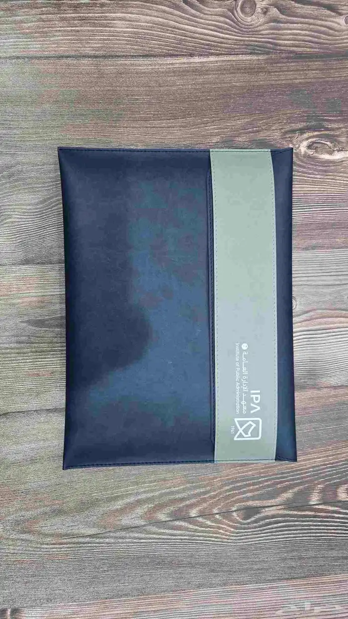 عمل بوكسات هدايا والطباعة عليها وبوكسات جلد وأوشحة 5