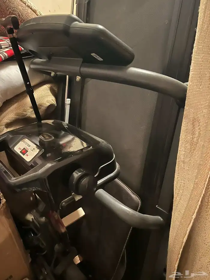للبيع عفش نضيف كراسي طاولات شاشة تلفزيون كنبات مجلس 4