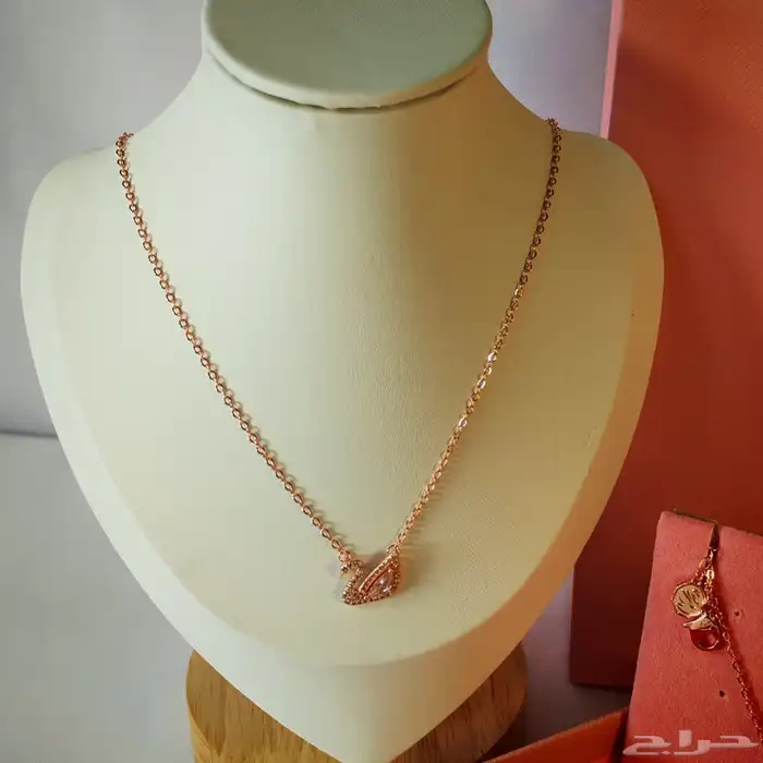 سلسال فاخر من سوارفسكي 0