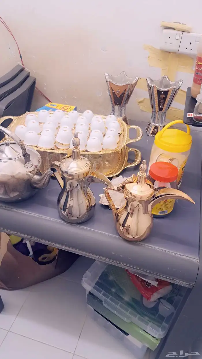 قهوجيين مع اغراضهم كامله. 2