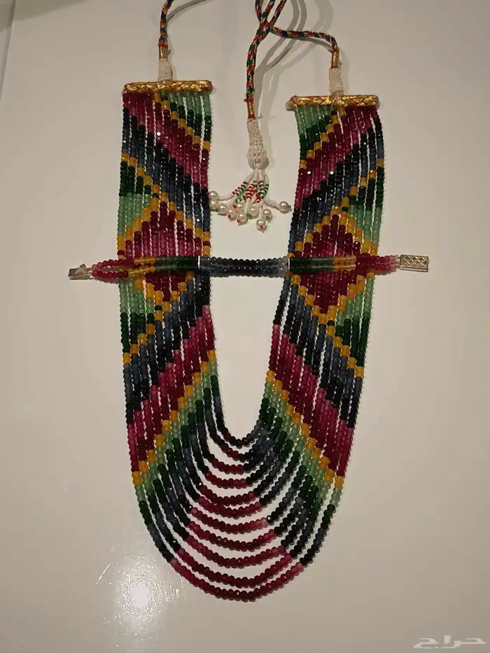 عقد نسائي من احجار الزمرد والياقوت والزفير 5