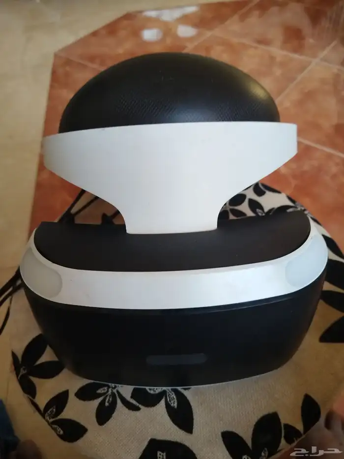 نظاره ذكيه بلايستيشن سوني 4 مع اغراضه بحالة ممتازة 0