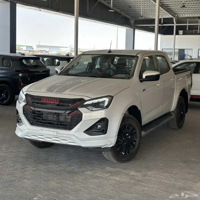 ايسوزو ديماكس غمارتين 2025 - ISUZU D-MAX 1