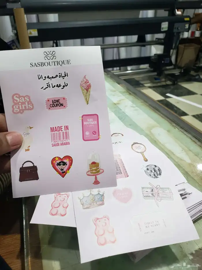 استيكرات لاصقه على الجوال 3