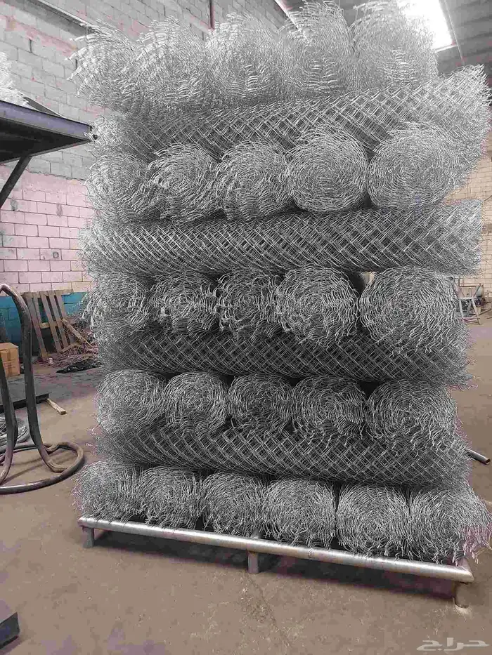 تركيب اسياج الشبوك وتوريد وزراعة النخيل 2