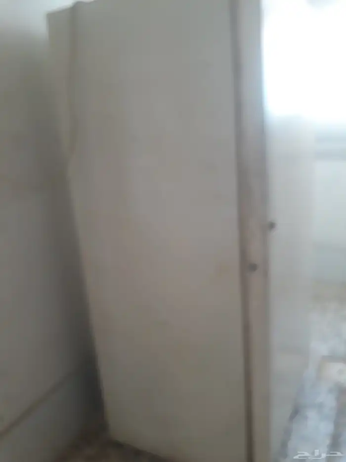 فريزر عمودي كبير 200 0