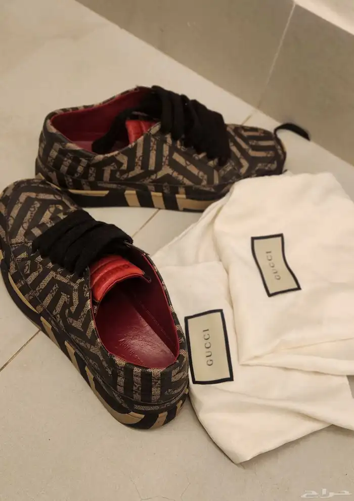 جزمه قوتشي ليميتد اديشن مقاس 41ونص 5