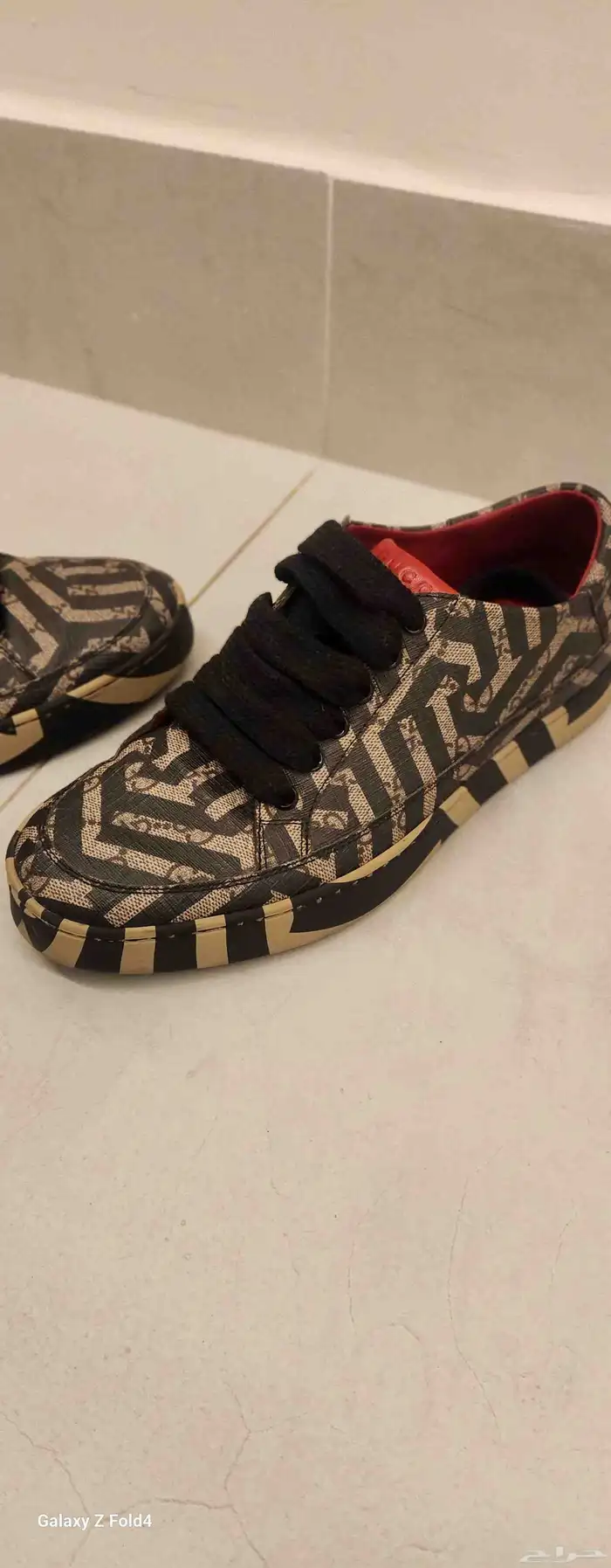 جزمه قوتشي ليميتد اديشن مقاس 41ونص 0