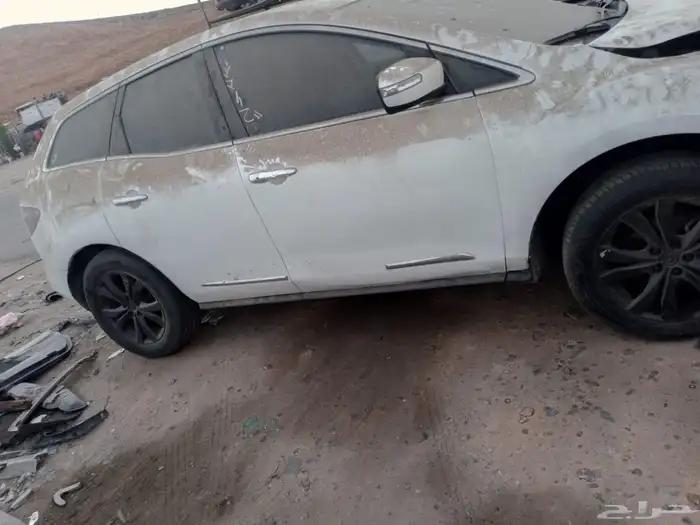 يوجد لدينا قطع غيار مازدا 7  لتواصل 2