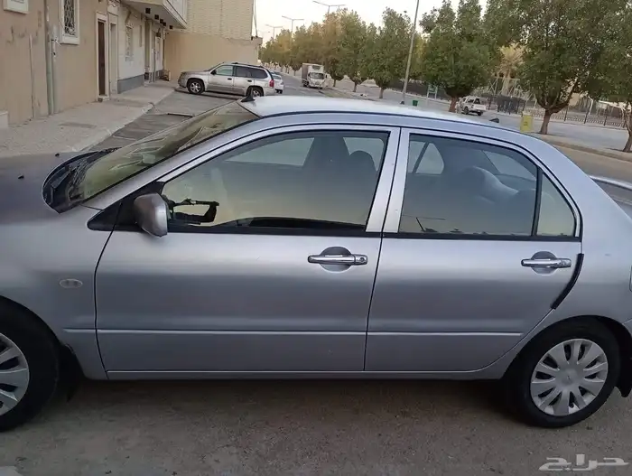 سيارة متشبيشو لانسر 2011 3