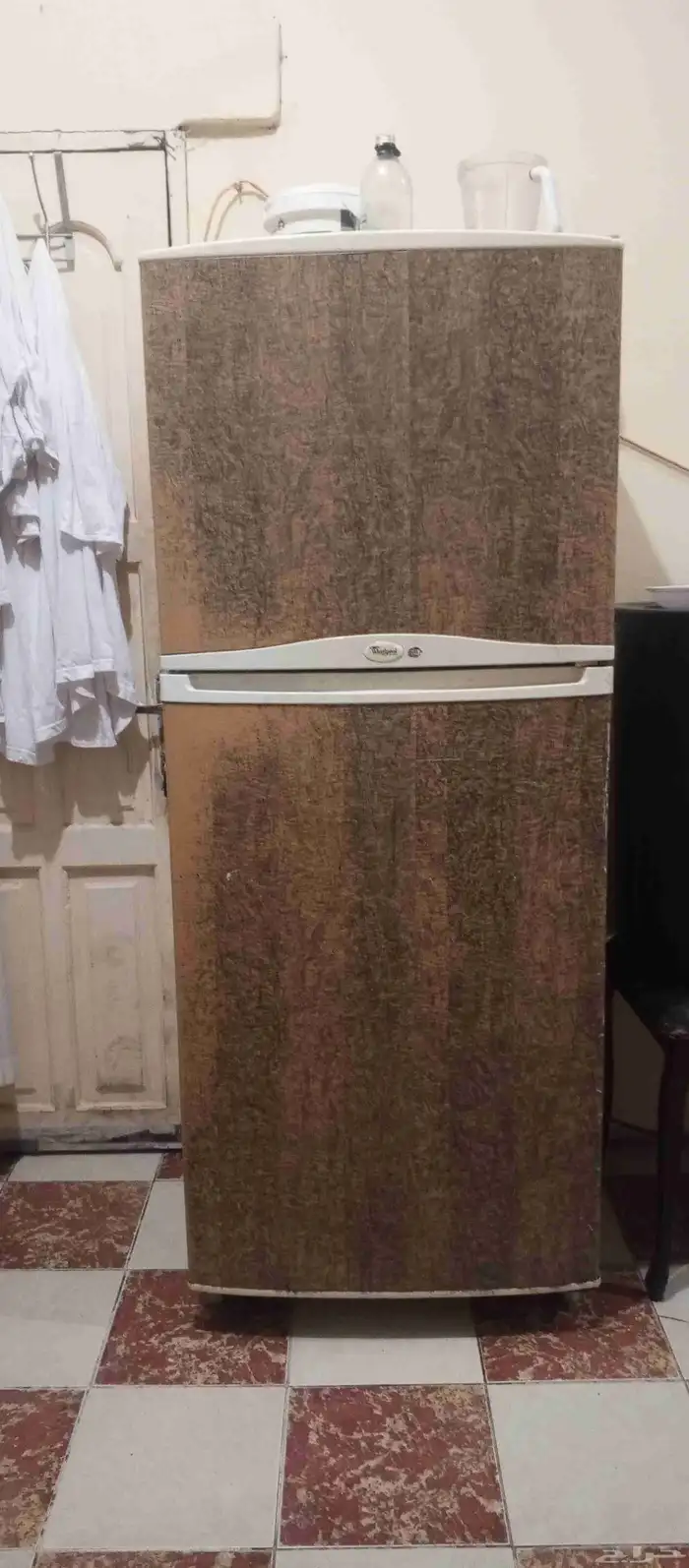 ثلاجه كبيره موجوده في جده حي الاجاويد شارع سعيد نصار 0