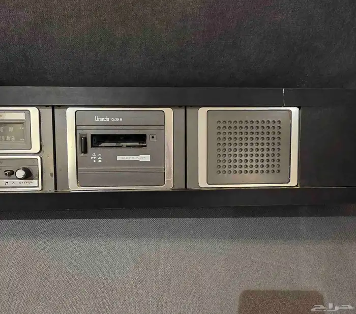 ديكور مسجل وراديو ومنبه سرير قديم 2