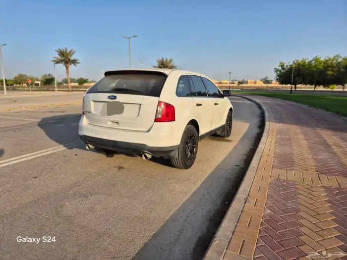 2013 Ford Edge basic model with low mileage 3