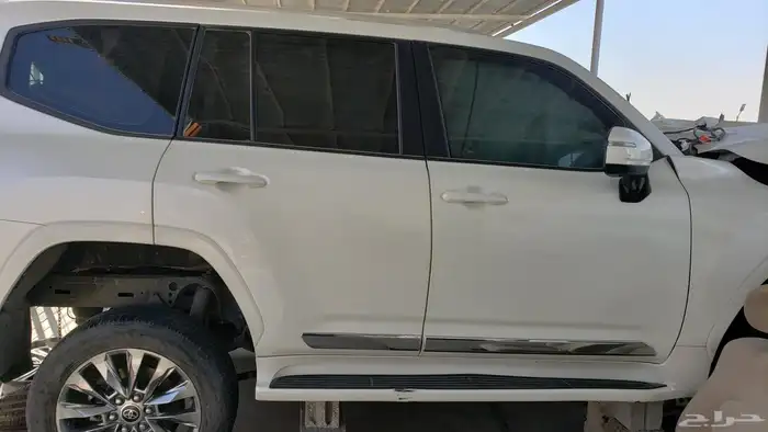 تشليح الحائر جيب تويوتا جكس ار2024يوجد بيبان يمين وكاله 0