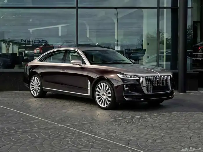 Renting a Hongqi H9 2025 1