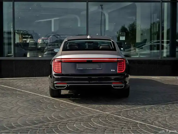 Renting a Hongqi H9 2025 2