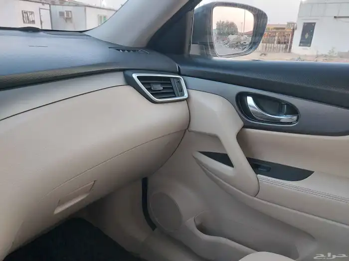 اكس تريل 2017 عداد قليل 31