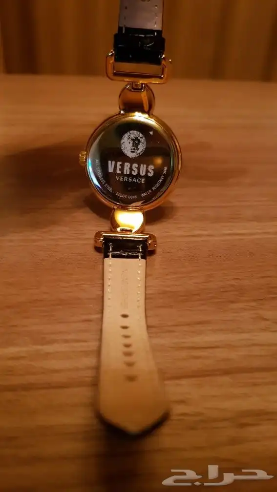 ساعات ماركات فيرساتشي فيندي و أرماني و غيرها نسائيه ب 50 4
