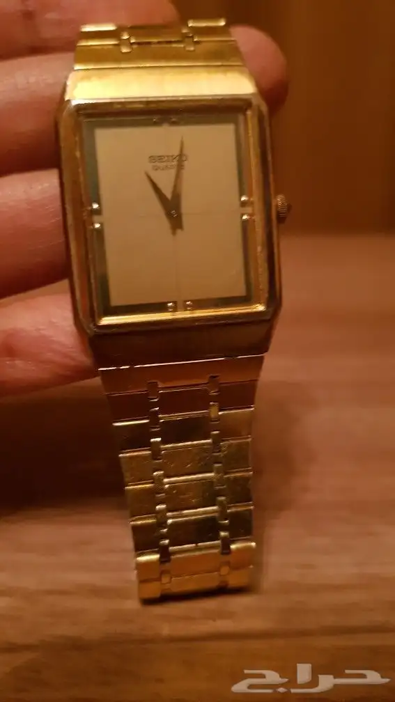 ساعات ماركات فيرساتشي فيندي و أرماني و غيرها نسائيه ب 50 17