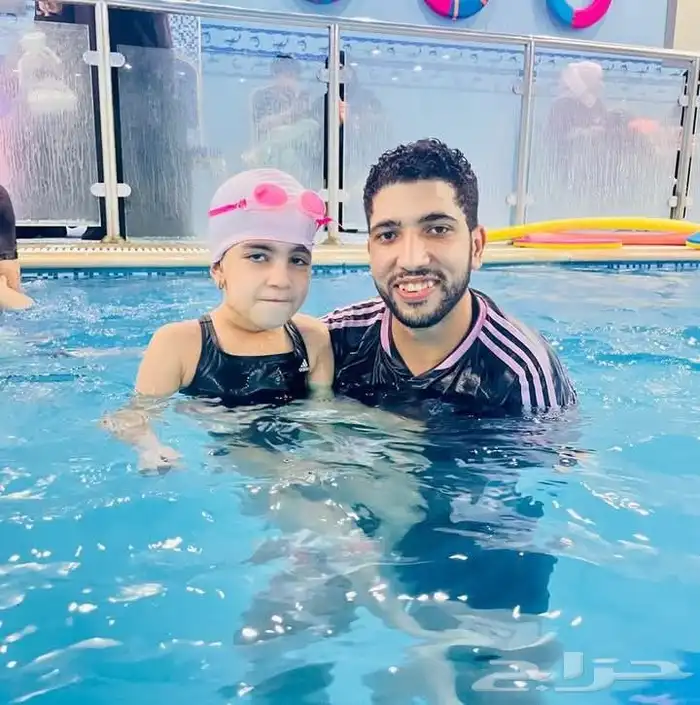 مدرب سباحة لجميع الأعمار 0