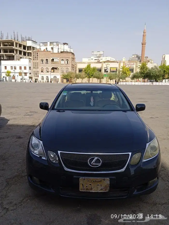 للبيع لكزس 2006عداد 75الف السياره جديده استعمال خفيف 3