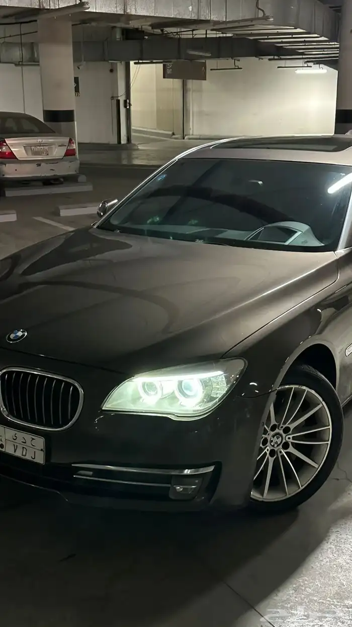 للبيع BMW 730. فل   2014 2