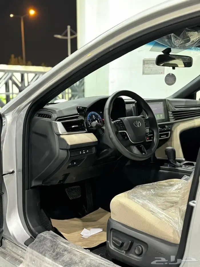 تويوتا كامري E 2025 بنزين 8