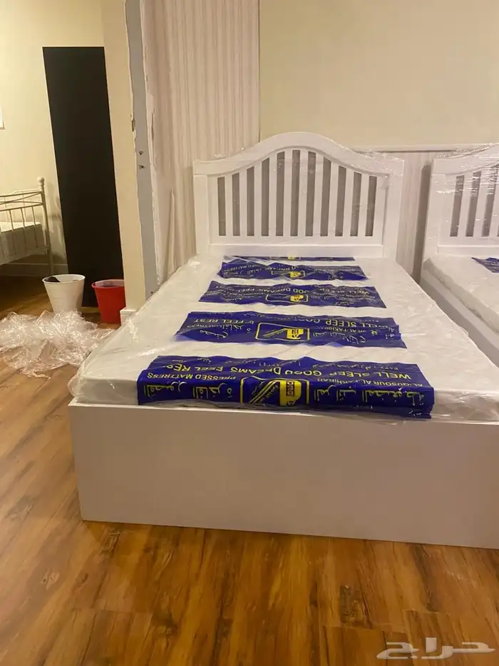 سرير خشب نفر ونص مقاس 120   190 سم جديد 7