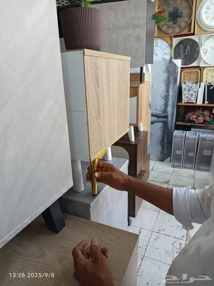 عروض اليوم الوطني للاثاث والديكورات الخشبيه 0