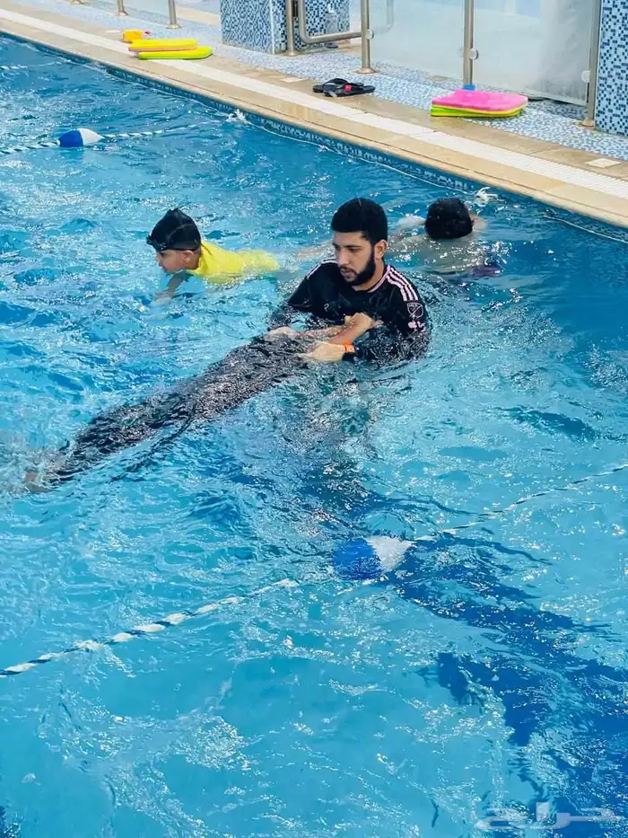 مدرب سباحة لجميع الأعمار 6
