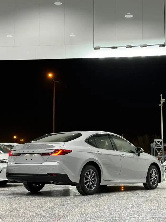 تويوتا كامري E 2025 بنزين 2