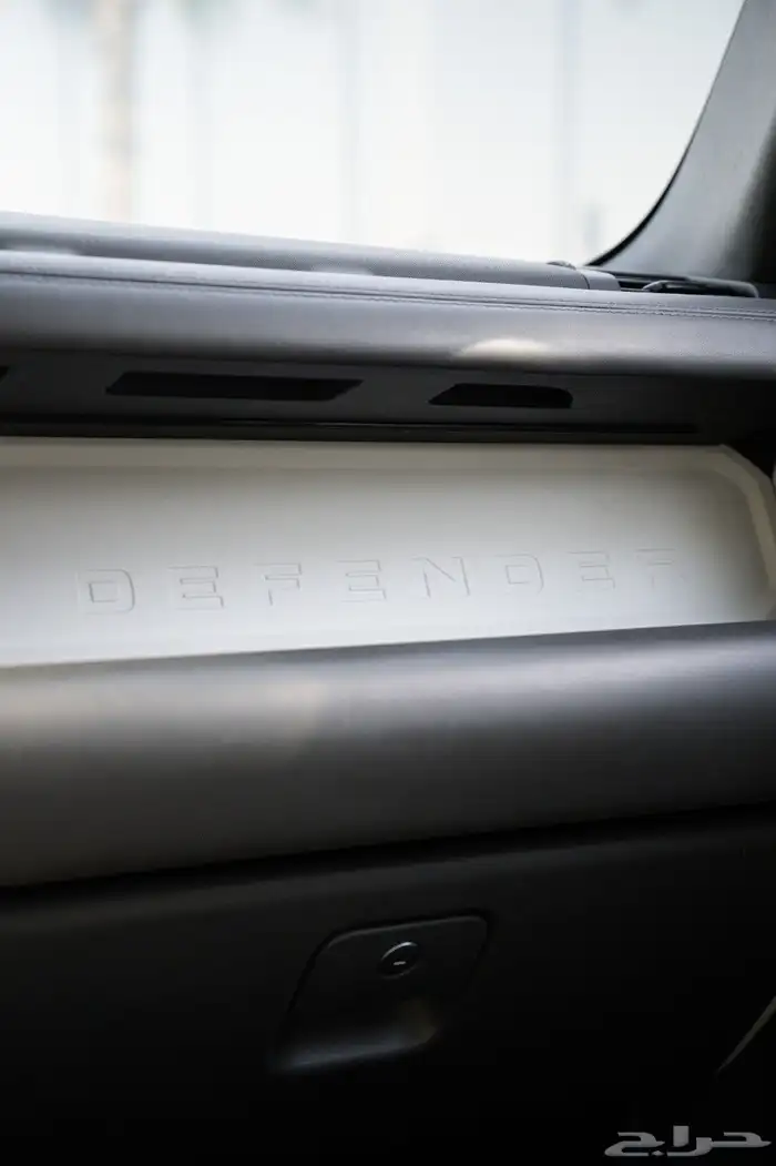 ديفندر 2024 للايجار 8