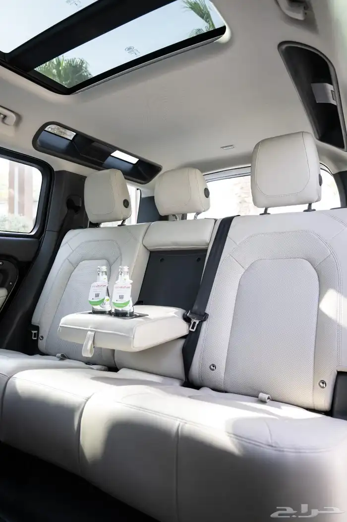 ديفندر 2024 للايجار 7