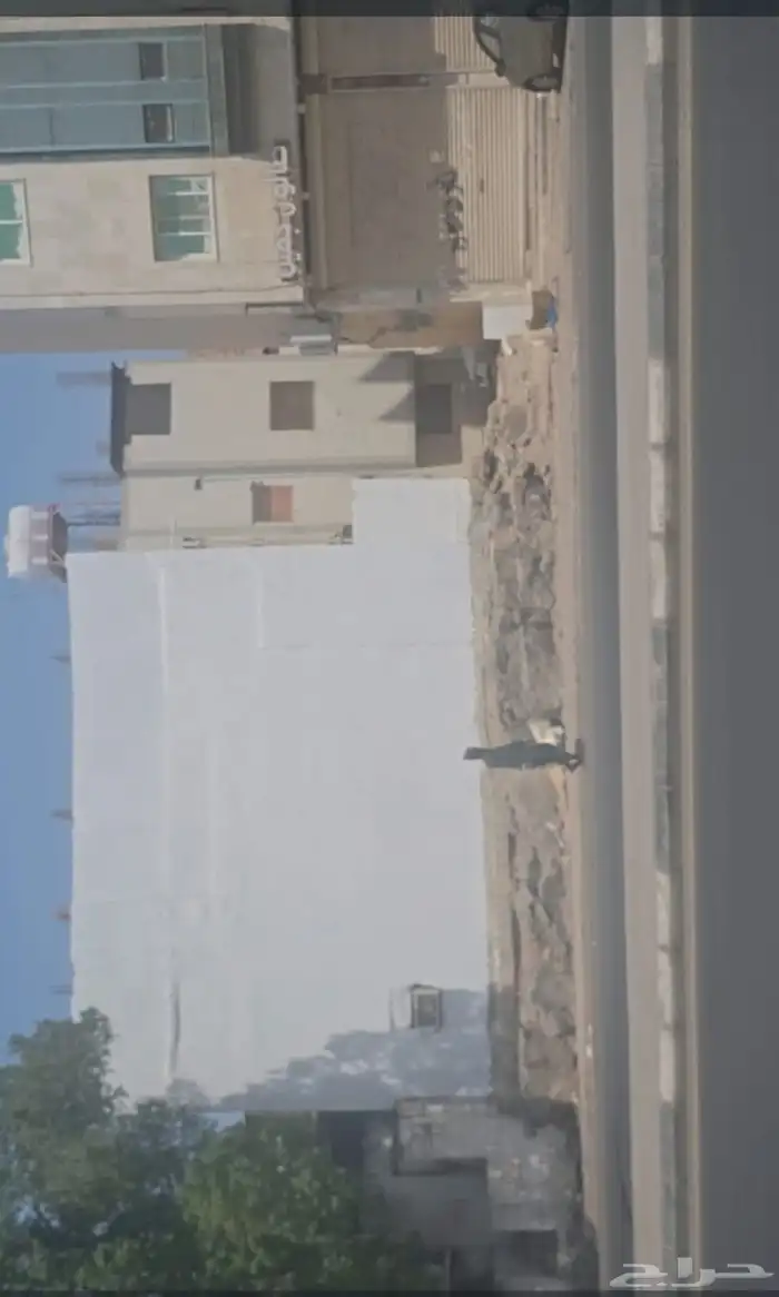للبيع بيت شعبي على التجاري 2