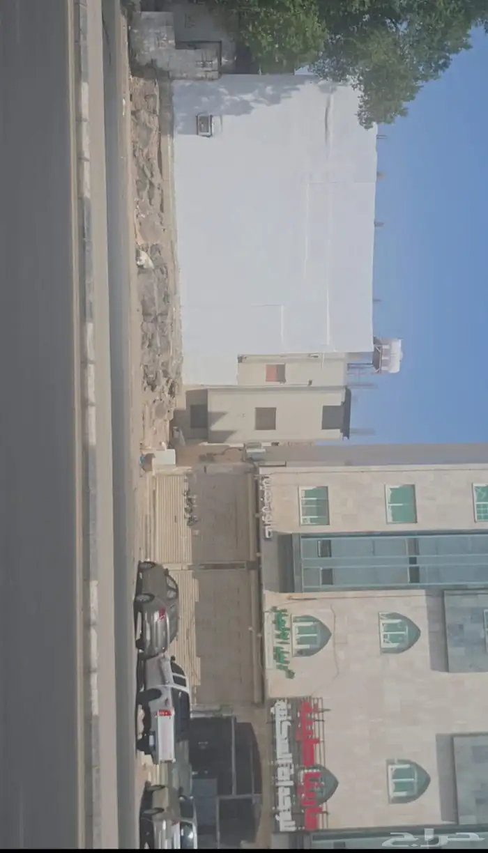 للبيع بيت شعبي على التجاري 3