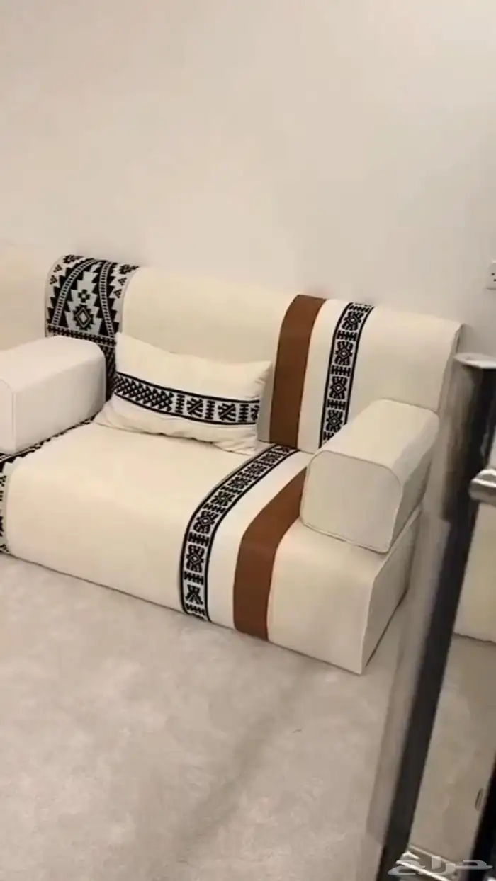 جلسات أرضية تفصيل حسب الطلب 0