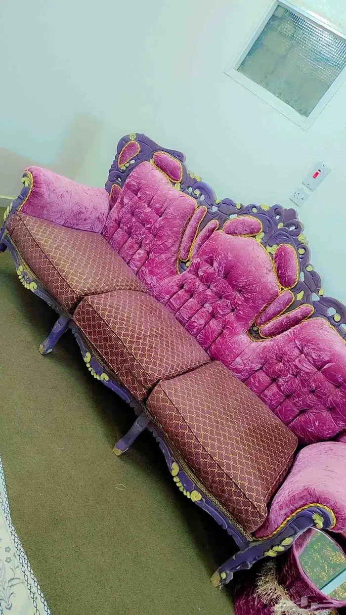 مجلس كنبتين 3نفر و4 كراسي للبيع 0