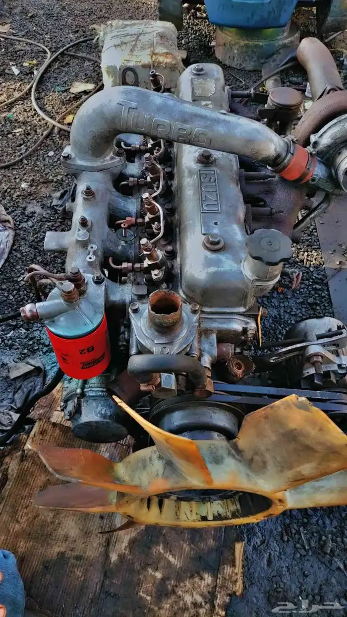 للبيع مكينه ايسوزو 6سلندر ديزل تيربو 5