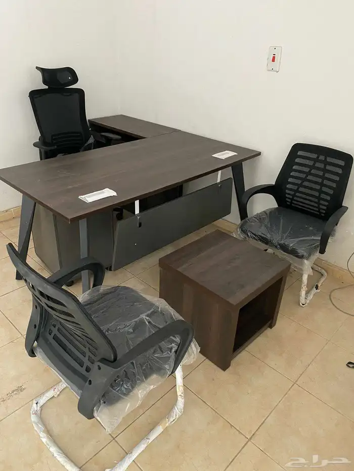 مكاتب عمل   دواليب حديد   كراسي ثابت متحرك 17