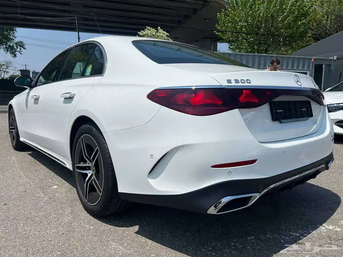 مرسيدس E300 AMG Line موديل 2024 وارد كوريا 5