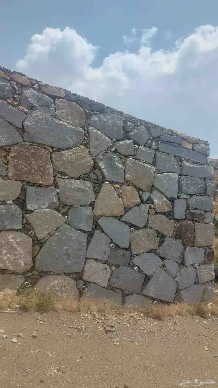 بناء جدران حجر 1