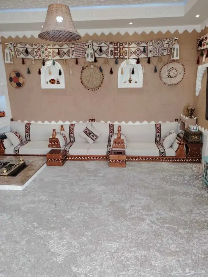 جلسات الخارجية كراسي خشب و حديد مع طاولة 0