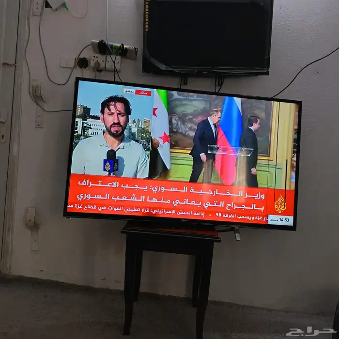 دانسات عاديه فيها شخطه بسيطه موضحه بالسهم 50بوصه 3