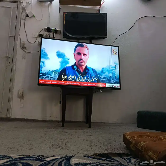 دانسات عاديه فيها شخطه بسيطه موضحه بالسهم 50بوصه 2