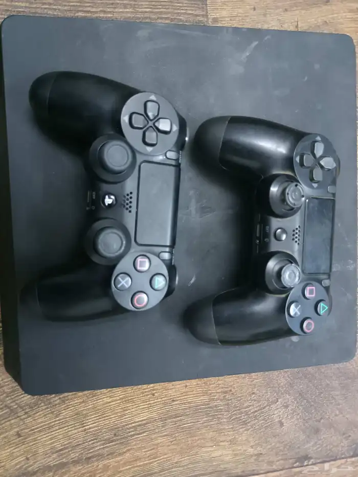 بلاستيشن فور 4 مهكر فيه أكثر من خمسين لعبة 3