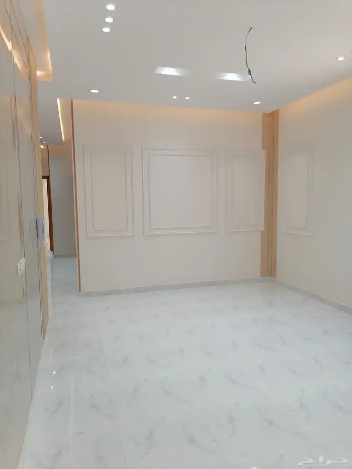 للبيع عماره دور جديد مساحته 356م بحي الملك فهد 22