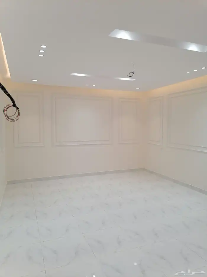 للبيع عماره دور جديد مساحته 356م بحي الملك فهد 4