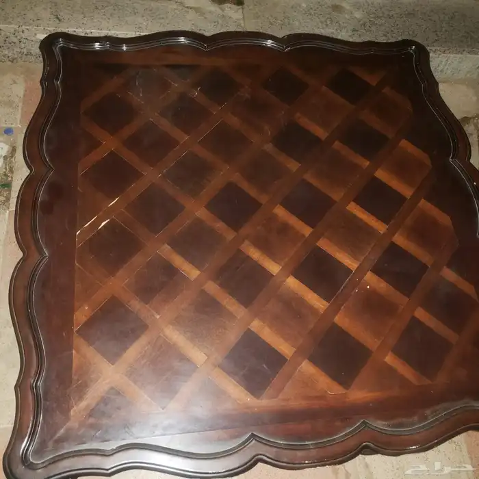 طاولة خشبية 2