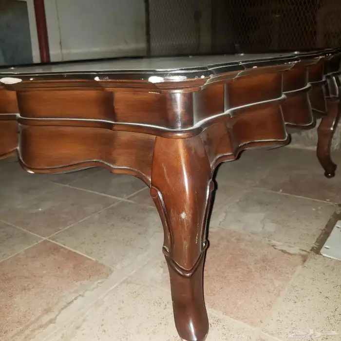 طاولة خشبية 1